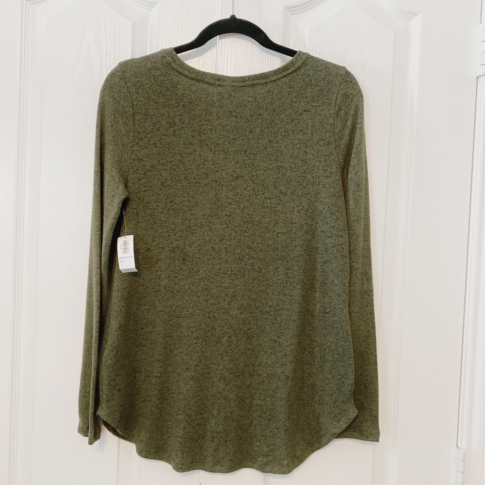 Old Navy Woman’s long sleeve soft top Size S Green - Picture 2 of 9